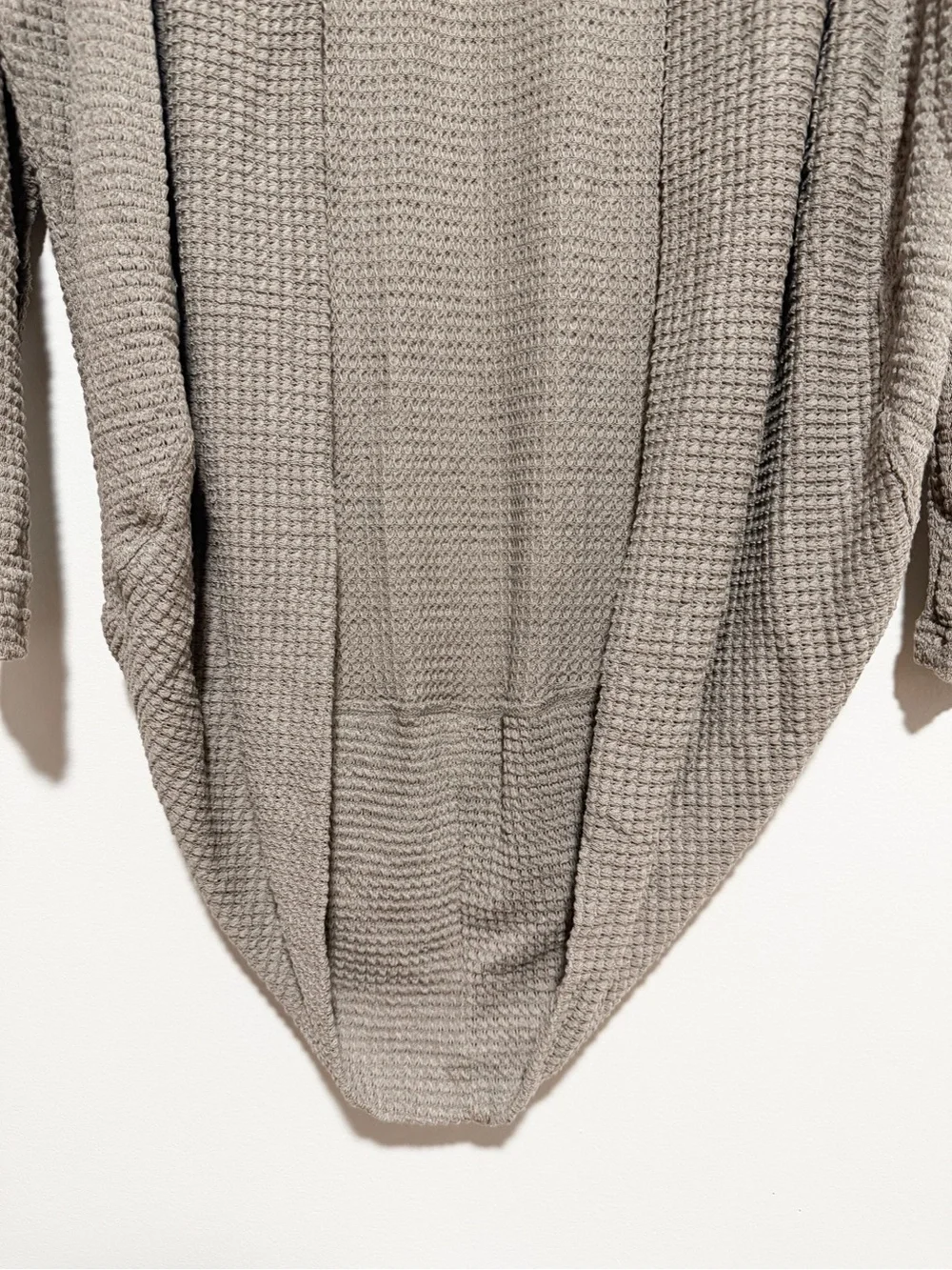 NWT In Loom Open Front Round Shaped Waffle Knit Cardigan Size M/L Taupe